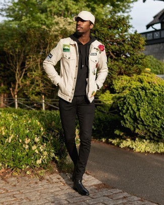 Какие ботинки челси носить с бежевой джинсовой курткой мужчине