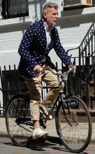 Какие пиджаки носить с бежевыми ботинками дезертами