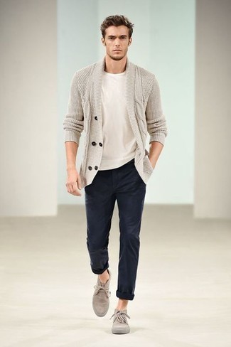 Какие кардиганы носить с бежевыми ботинками дезертами