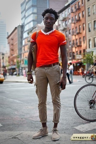 Какие брюки карго носить с бежевыми ботинками дезертами