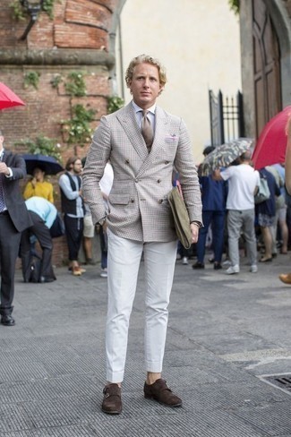 Какие монки носить с бежевым двубортным пиджаком