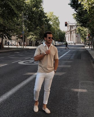 Какие брюки чинос носить с бежевыми эспадрильями
