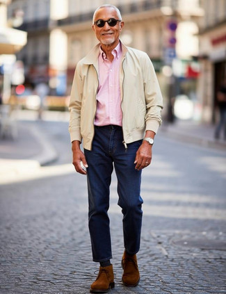 Как носить бежевую куртку харрингтон с темно-синими джинсами