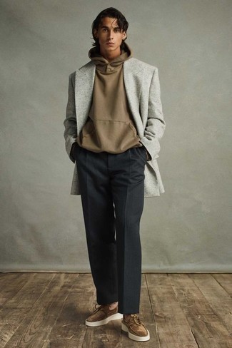 Какие пиджаки носить с бежевым худи мужчине