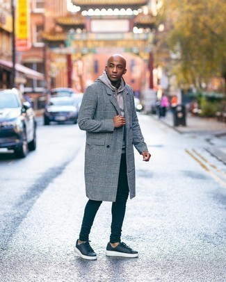 Как носить бежевый худи с серым длинным пальто