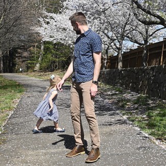 Какие ботинки дезерты носить с бежевыми джинсами