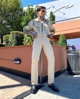 Какие лоферы носить с бежевыми джинсами мужчине