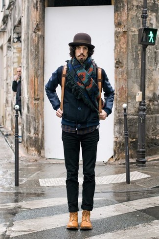 С чем носить бежевый кожаный рюкзак мужчине