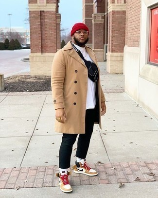 С чем носить бежевые кожаные высокие кеды мужчине