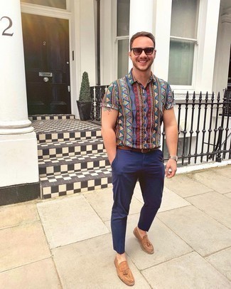 С чем носить бежевые кожаные лоферы с кисточками