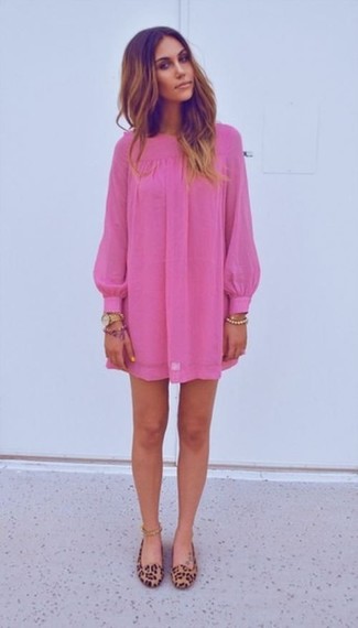 С чем носить бежевые лоферы с леопардовым принтом женщине