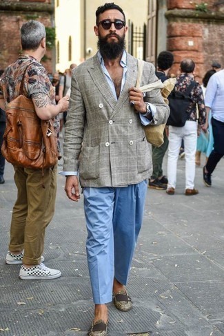 Какие двубортные пиджаки носить с бежевыми лоферами мужчине