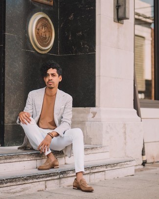 Какие джинсы носить с бежевыми лоферами мужчине