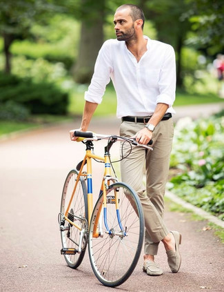 С чем носить бежевые лоферы мужчине