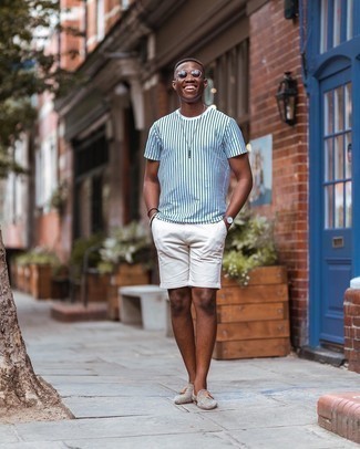 Какие шорты носить с бежевыми лоферами мужчине