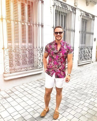 Какие шорты носить с бежевыми лоферами мужчине