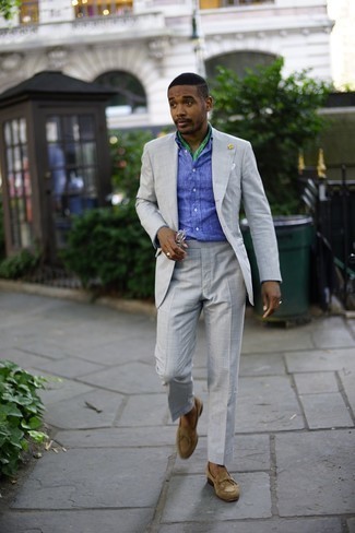 Какие костюмы носить с бежевыми лоферами