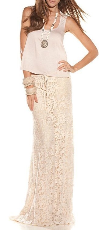 С чем носить бежевую длинную юбку