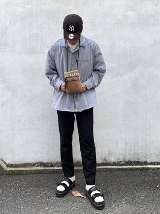 С чем носить бежевую сумку почтальона