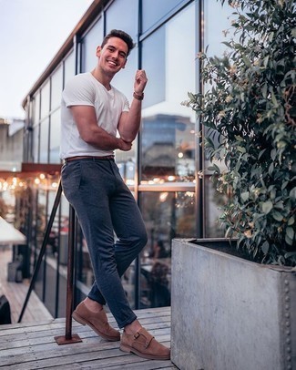 С чем носить бежевые монки