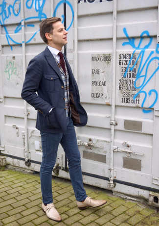 Какие жилеты носить с бежевыми монками