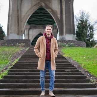 Какой худи носить с бежевым длинным пальто