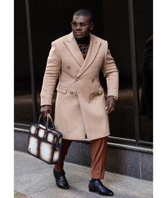 С чем носить бежевое длинное пальто