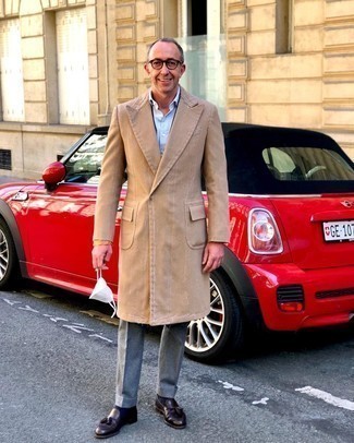 Какие лоферы носить с бежевым длинным пальто