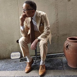 С чем носить бежевые оксфорды