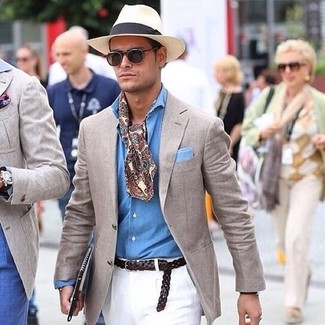 С чем носить бежевый шарф с "огурцами" мужчине