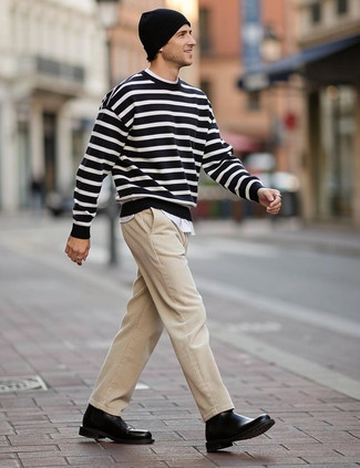 С чем носить бежевые брюки мужчине