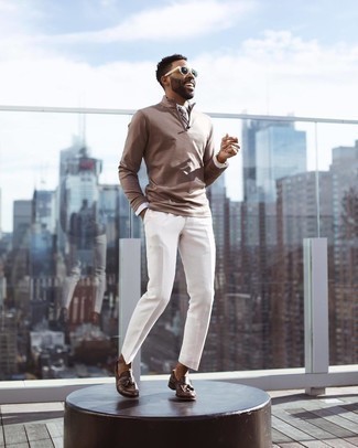 С чем носить бежевый галстук в шотландскую клетку мужчине