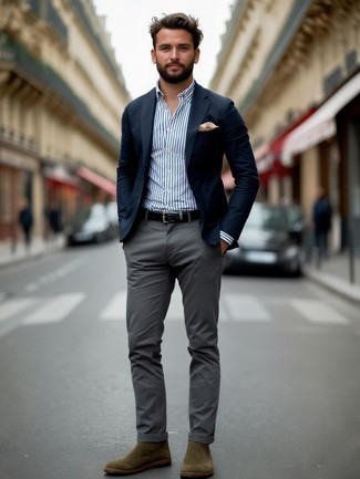 С чем носить бежевый нагрудный платок