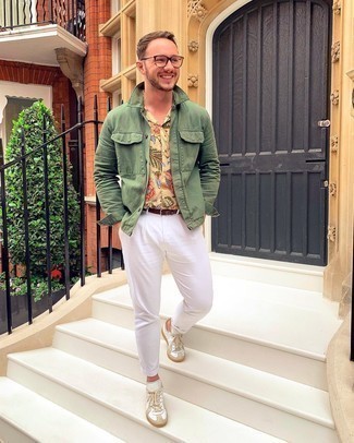 С чем носить бежевую рубашку с принтом мужчине