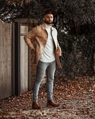 Какие ботинки челси носить с бежевым дождевиком мужчине