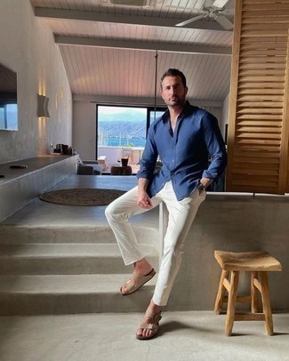 Какие брюки чинос носить с бежевыми сандалиями
