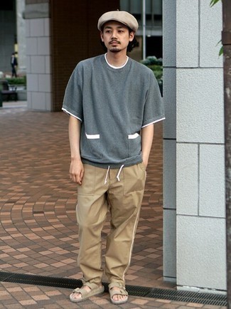 С чем носить бежевые сандалии мужчине