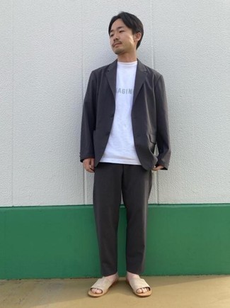 С чем носить бежевые сандалии мужчине