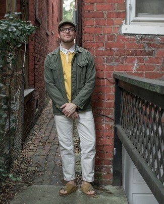 Какие куртки-рубашки носить с бежевыми сандалиями мужчине