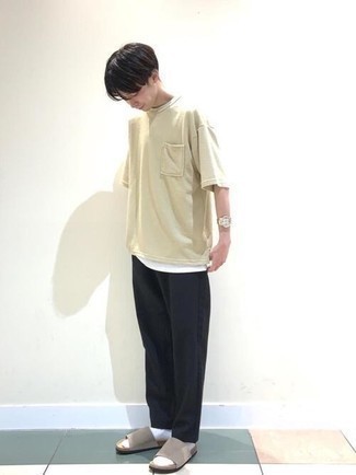 Какие майки носить с бежевыми сандалиями мужчине