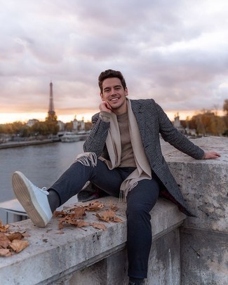 С чем носить бежевый шарф мужчине