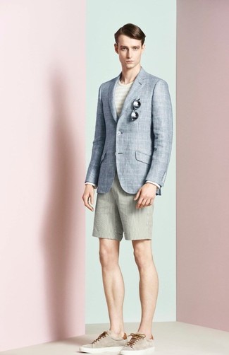 С чем носить бежевые шорты из жатого хлопка мужчине