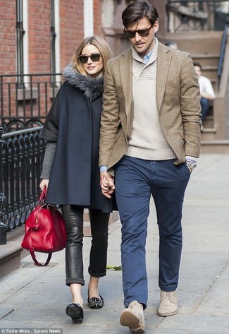 С чем носить бежевый свитер с отложным воротником