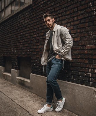 С чем носить бежевую куртку-рубашку мужчине