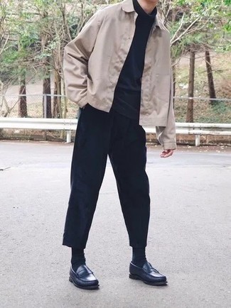 Какие лоферы носить с бежевой курткой-рубашкой мужчине