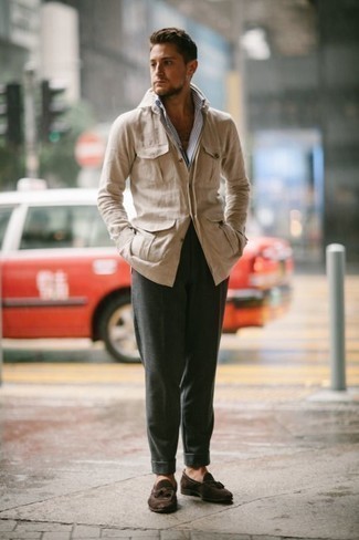 Какие лоферы носить с бежевой курткой-рубашкой мужчине
