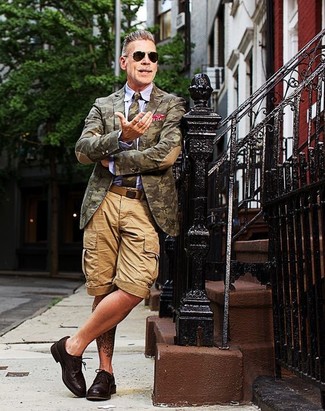 Какие туфли дерби носить с бежевыми шортами