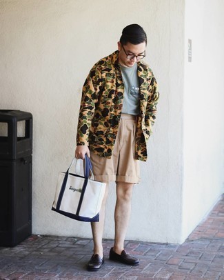 Какие лоферы носить с бежевыми шортами мужчине