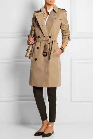 С чем носить бежевую сумку через плечо со змеиным рисунком