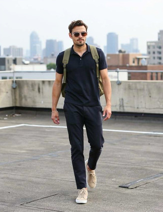 С чем носить бежевые кеды мужчине